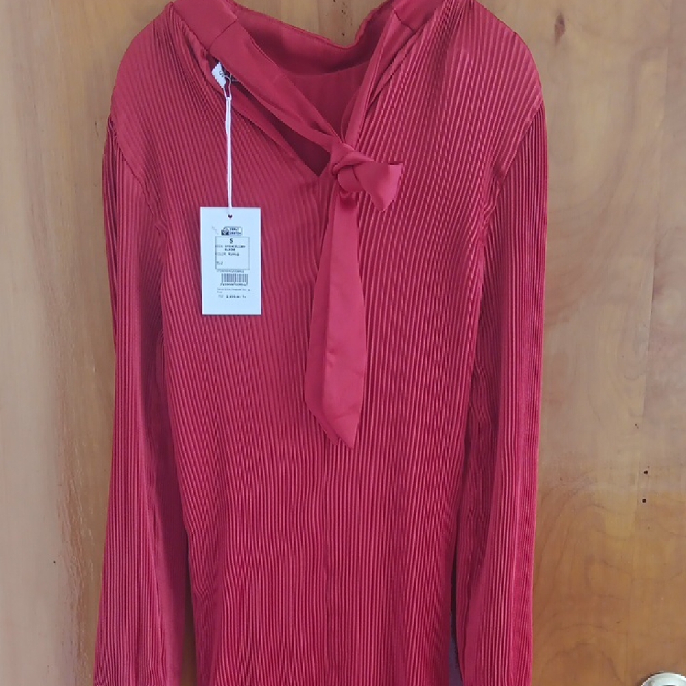 Elegant Red Long Sleeve Dress - Picture 2 of 5